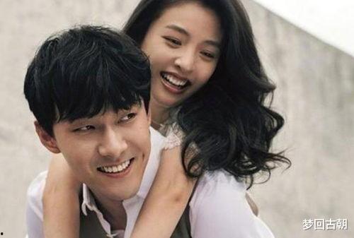 娱乐吃瓜女艺人和男朋友,女艺人甜蜜恋情曝光,男友背景神秘引热议