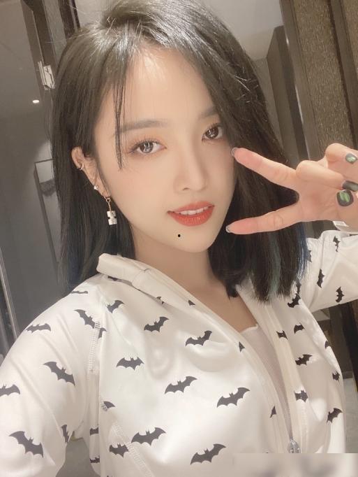 娱乐吃瓜酱剪发视频,解锁新发型,轻松变身时尚达人